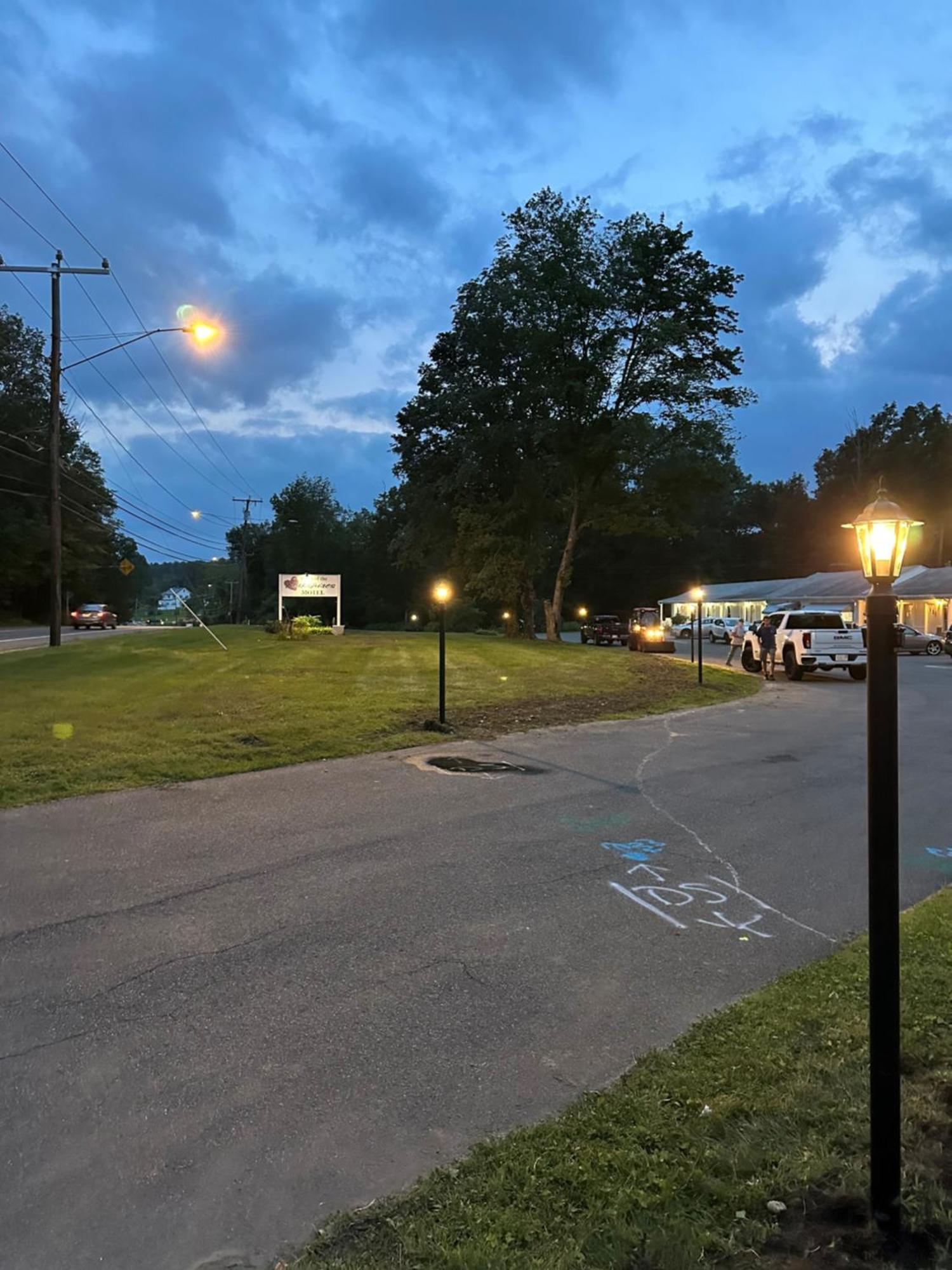 Heart Of The Berkshires Motel Pittsfield Εξωτερικό φωτογραφία