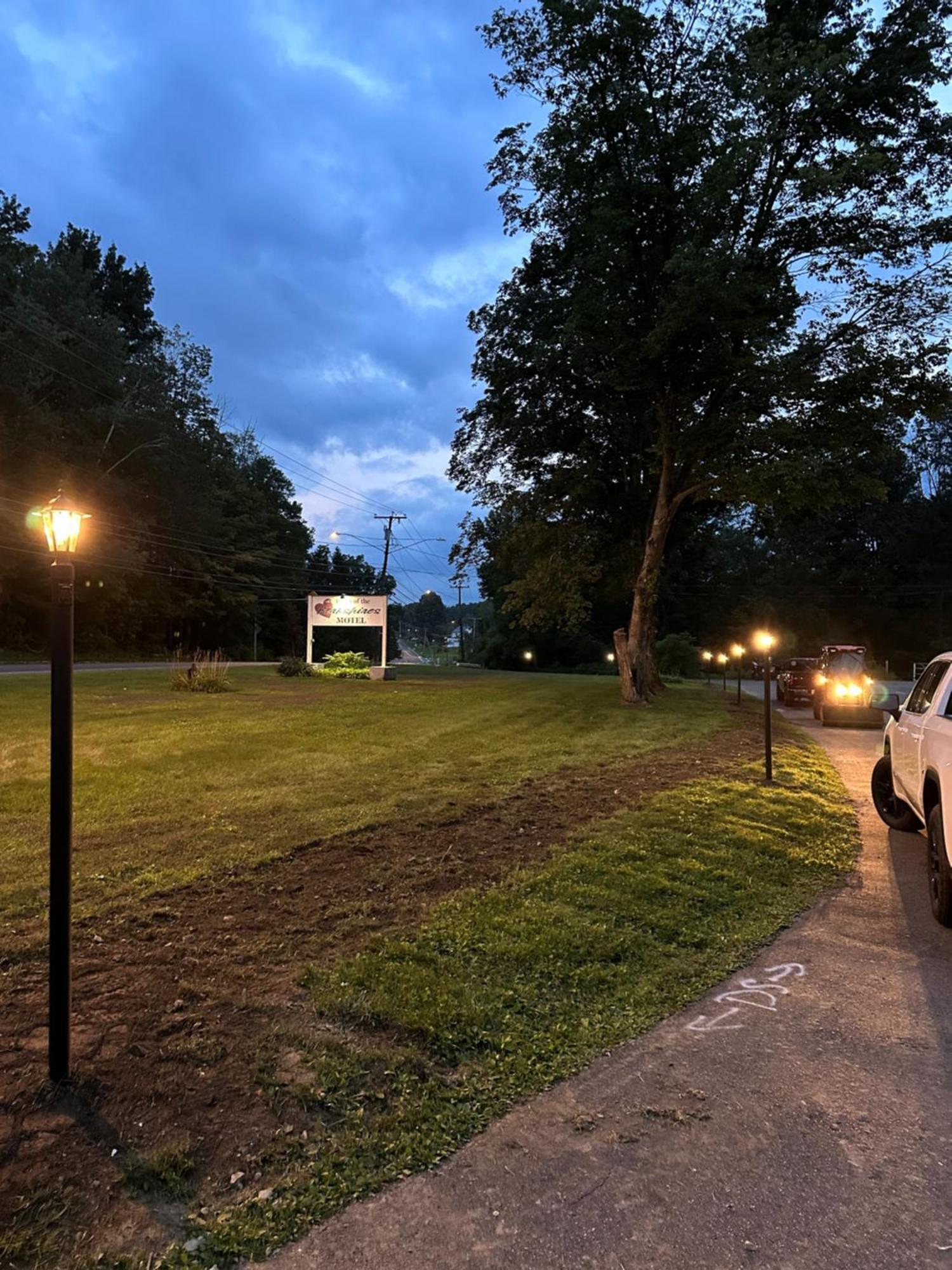 Heart Of The Berkshires Motel Pittsfield Εξωτερικό φωτογραφία