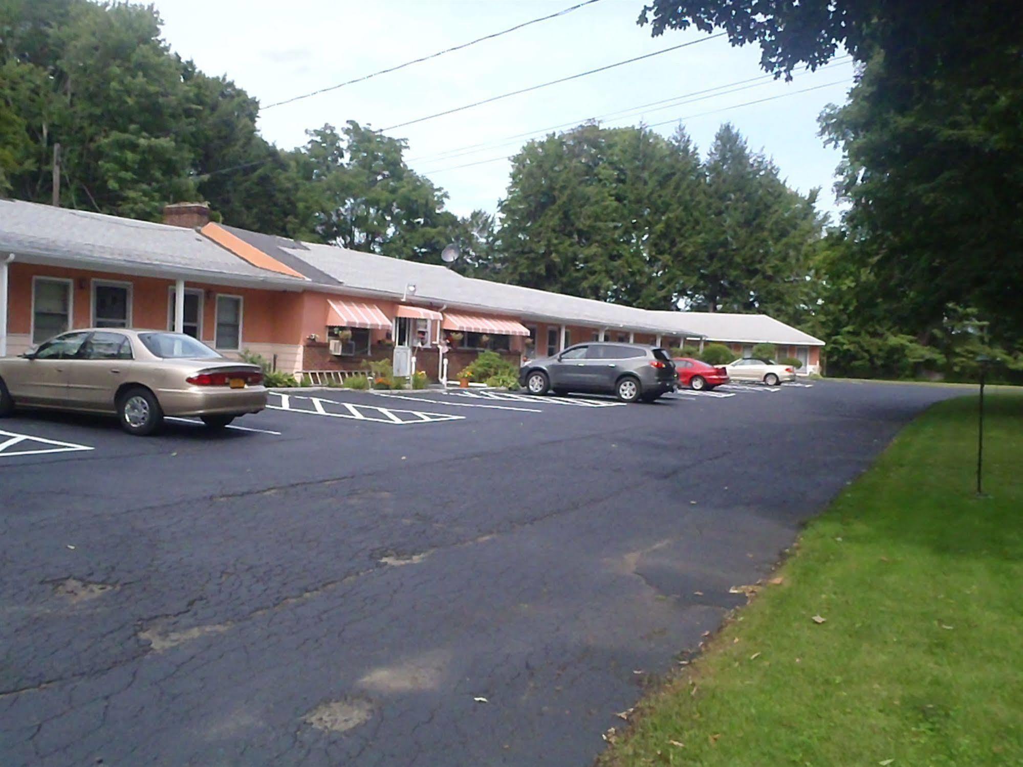 Heart Of The Berkshires Motel Pittsfield Εξωτερικό φωτογραφία