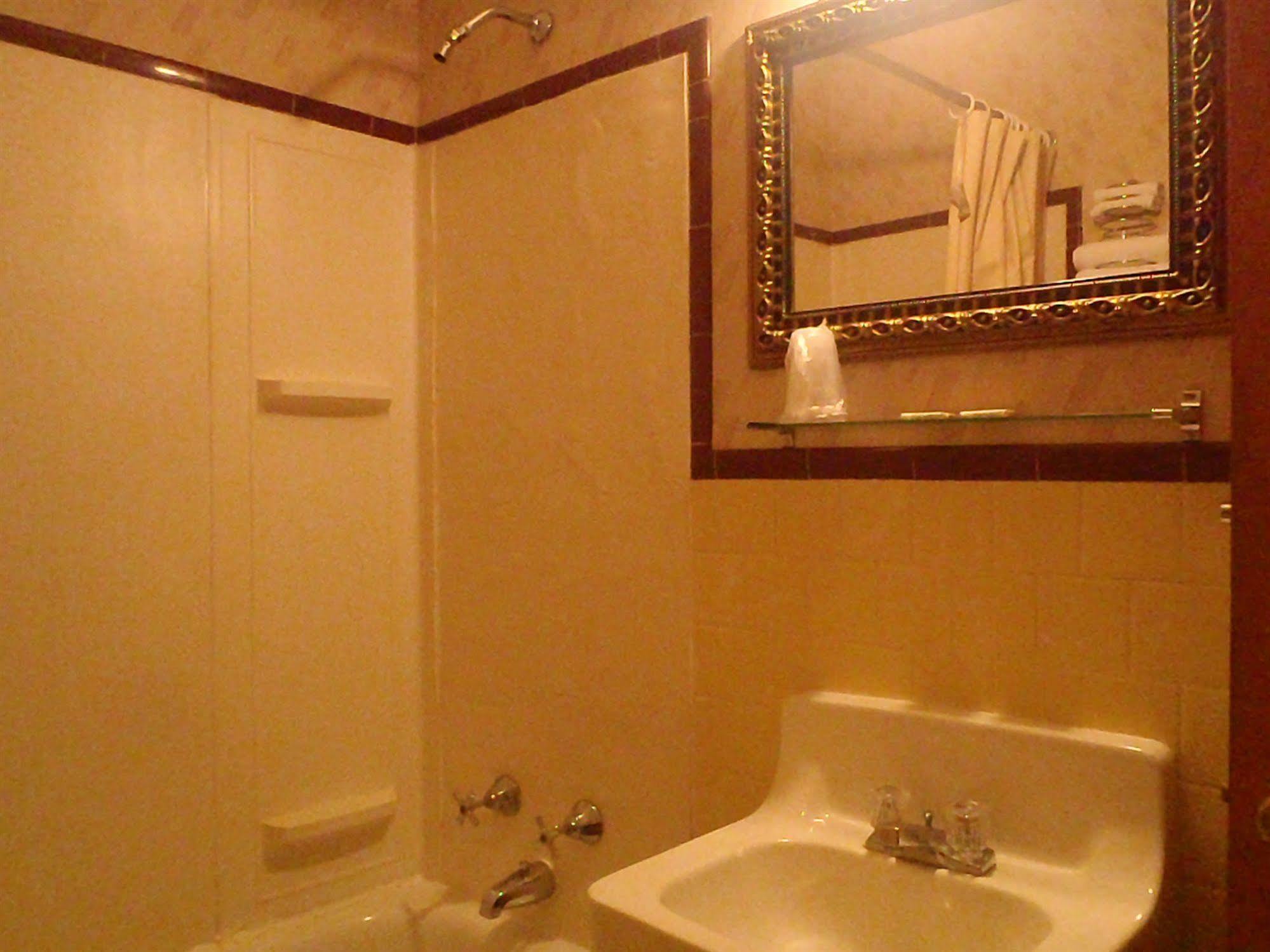 Heart Of The Berkshires Motel Pittsfield Εξωτερικό φωτογραφία
