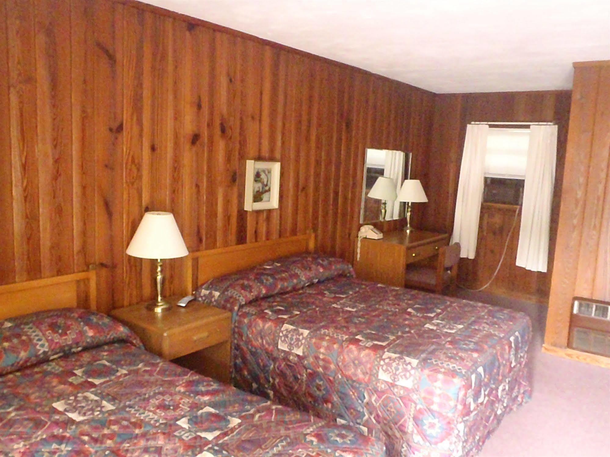 Heart Of The Berkshires Motel Pittsfield Εξωτερικό φωτογραφία