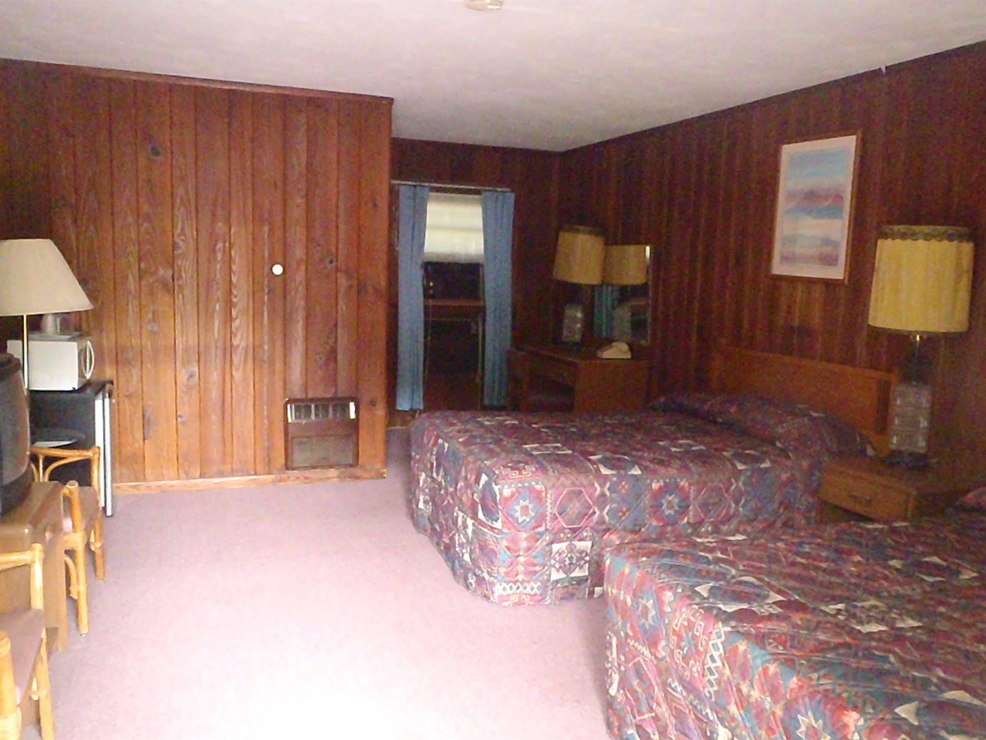 Heart Of The Berkshires Motel Pittsfield Εξωτερικό φωτογραφία